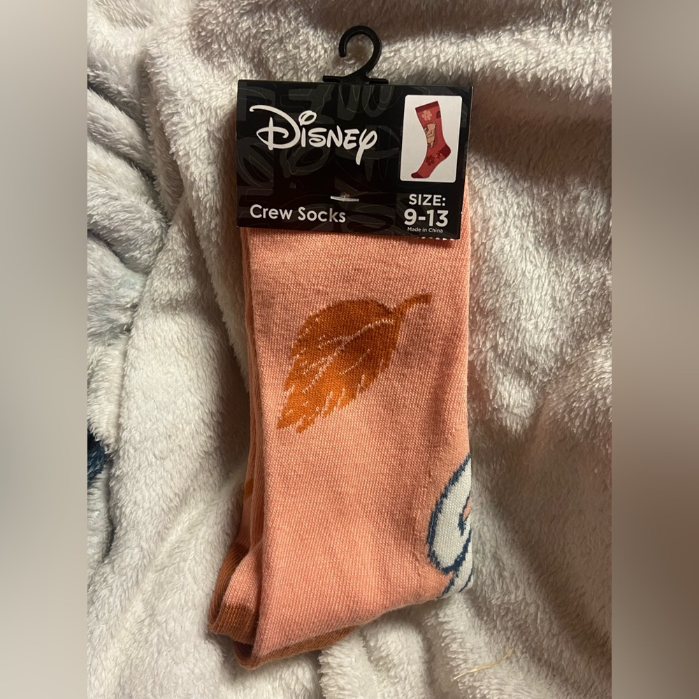 Disney Winnie the Pooh Casual Socks - Peach and Blue Leaf Design